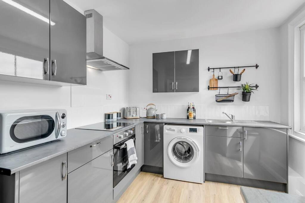 1-Bed Seaside Apartment With Parking Cromer Kültér fotó