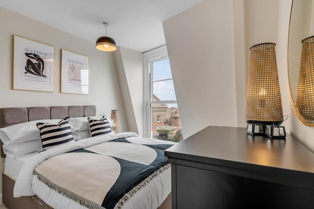 1-Bed Seaside Apartment With Parking Cromer Kültér fotó