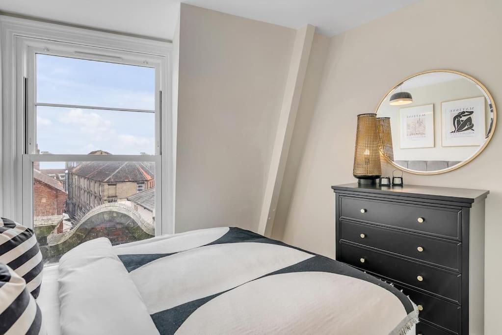 1-Bed Seaside Apartment With Parking Cromer Kültér fotó